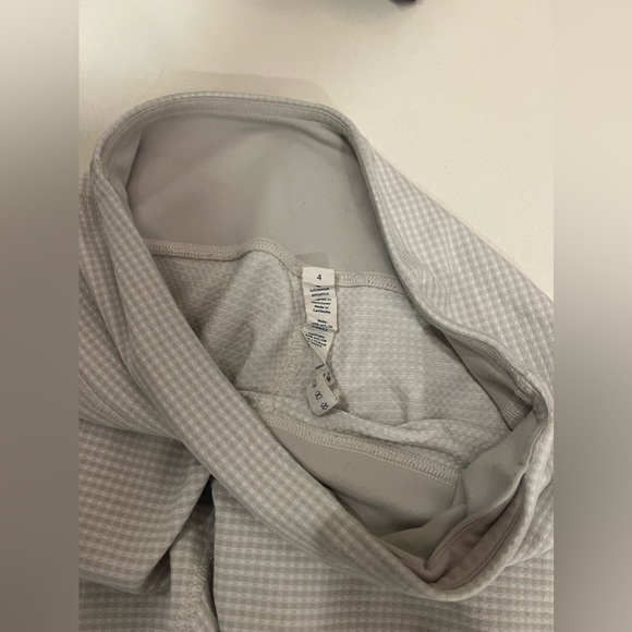 Lululemon 3/4 leggings, size 4, beige - Picture 4 of 9